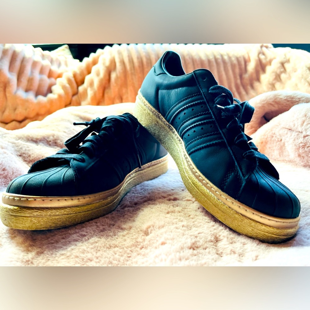 NWT Adidas Women All Black w/Gold Bottom Shoe, Size 7.5